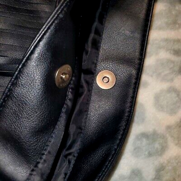 Black Fringe Crossbody Bag PRE-OWNED EXCELLENT CONDITION - Picture 5 of 10